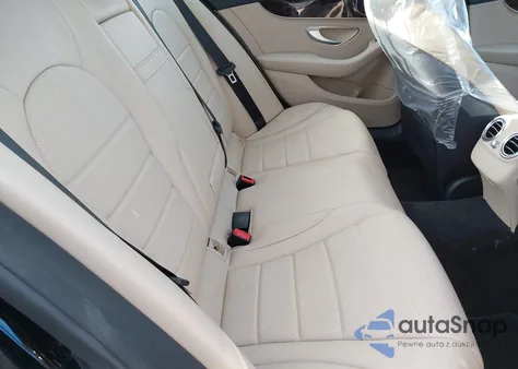 2016 Mercedes-Benz C 300 4Matic из США, поврежденный, VIN 55SWF4KB7GU100282